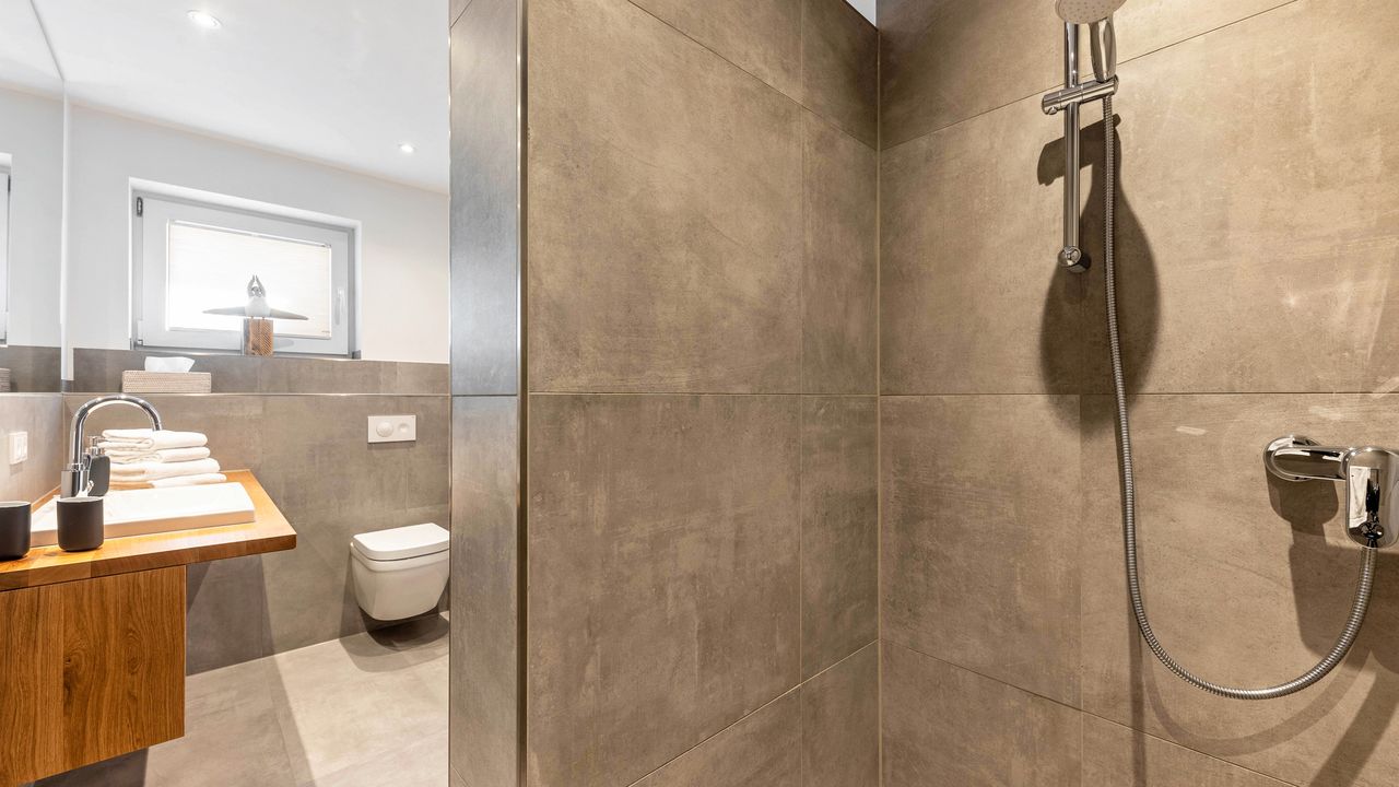 INSIDE, BATHROOM INSIDE, BATHROOM